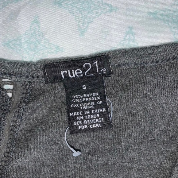 Rue21 Shirt - Picture 2 of 2